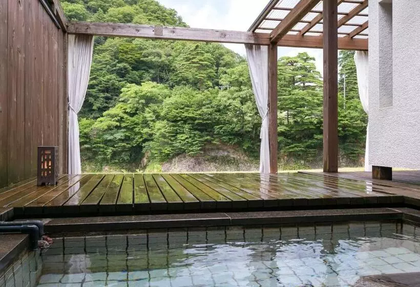 ファミリールーム, Takanosukan