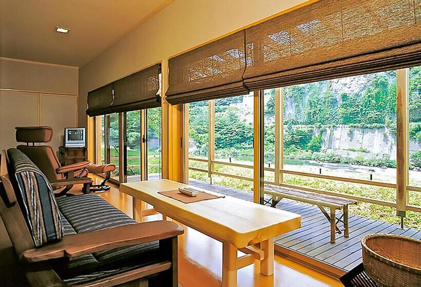 סוויטה משפחתית, Takanosukan