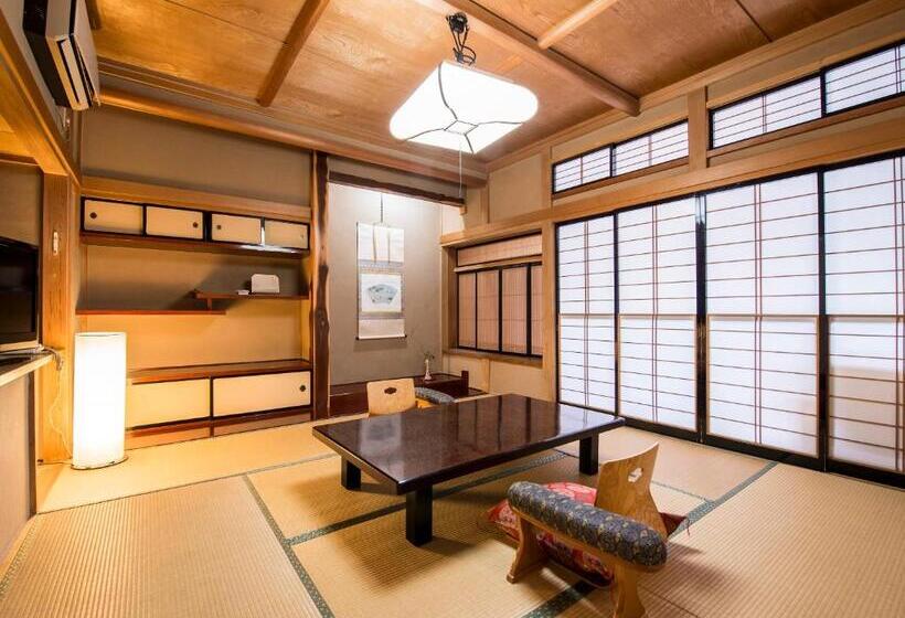 חדר משפחתי דלוקס, Takanosukan