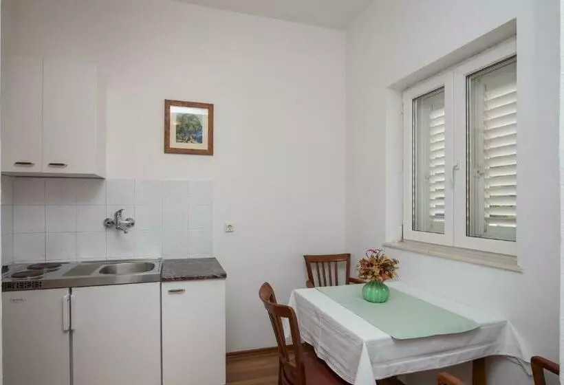 Comfort studio with sea view, Villa Konalic