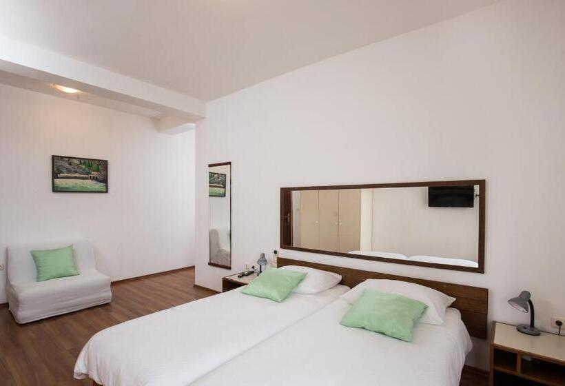 Comfort studio with sea view, Villa Konalic