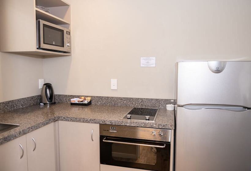 ２ベッドルームアパートメント, 58 On Cron Motel