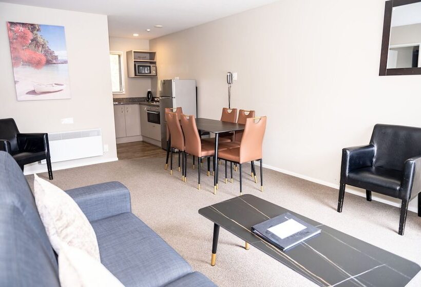 ２ベッドルームアパートメント, 58 On Cron Motel