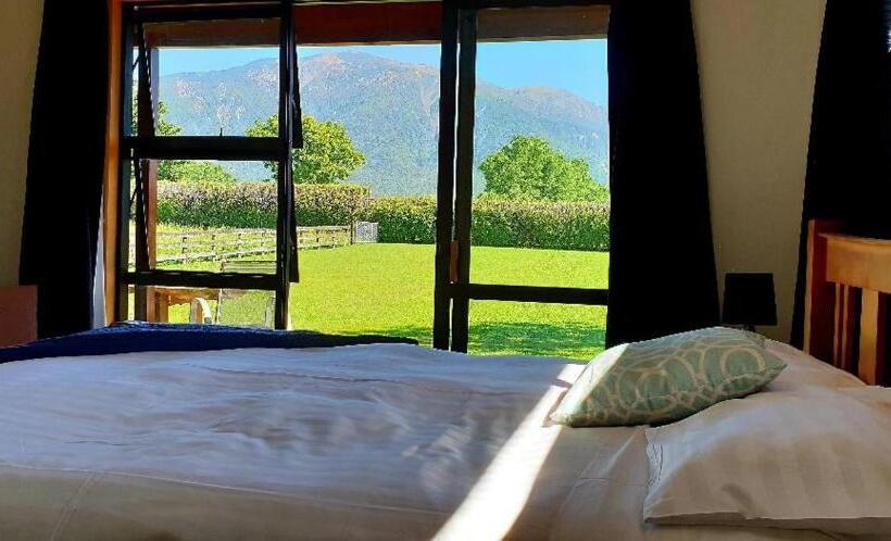 منزل غرفتين نوم, Te Mahuru Retreat