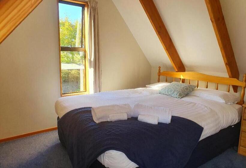 منزل غرفتين نوم, Te Mahuru Retreat