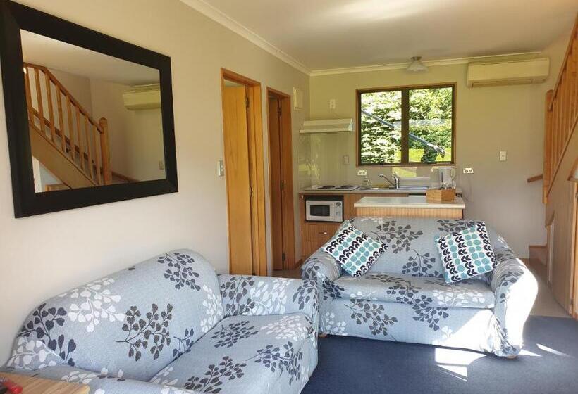 منزل غرفتين نوم, Te Mahuru Retreat