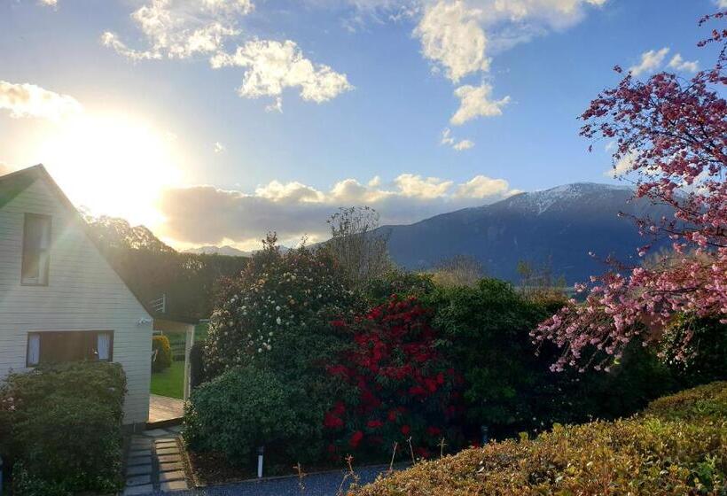 منزل غرفتين نوم, Te Mahuru Retreat