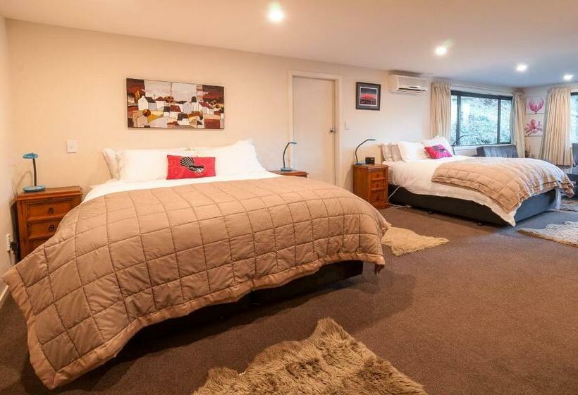 스탠다드 스튜디오, Coronet View Apartments