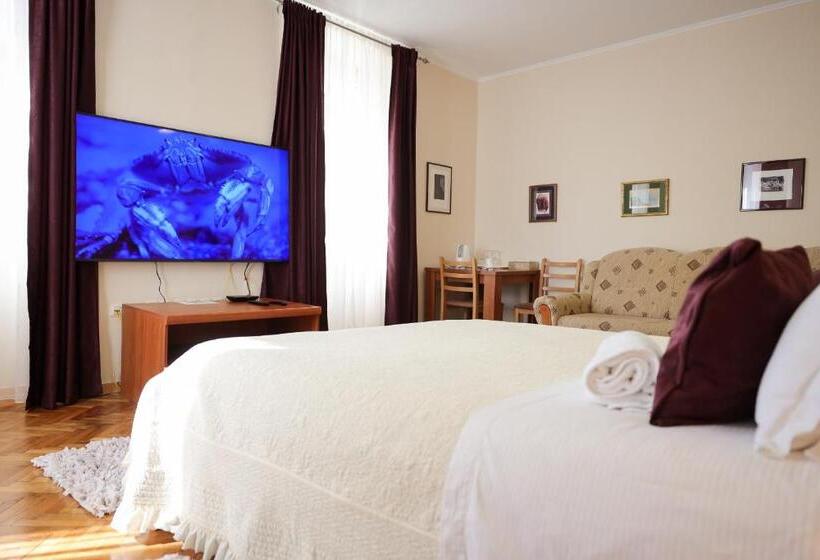 デラックスルーム, Rooms Goga