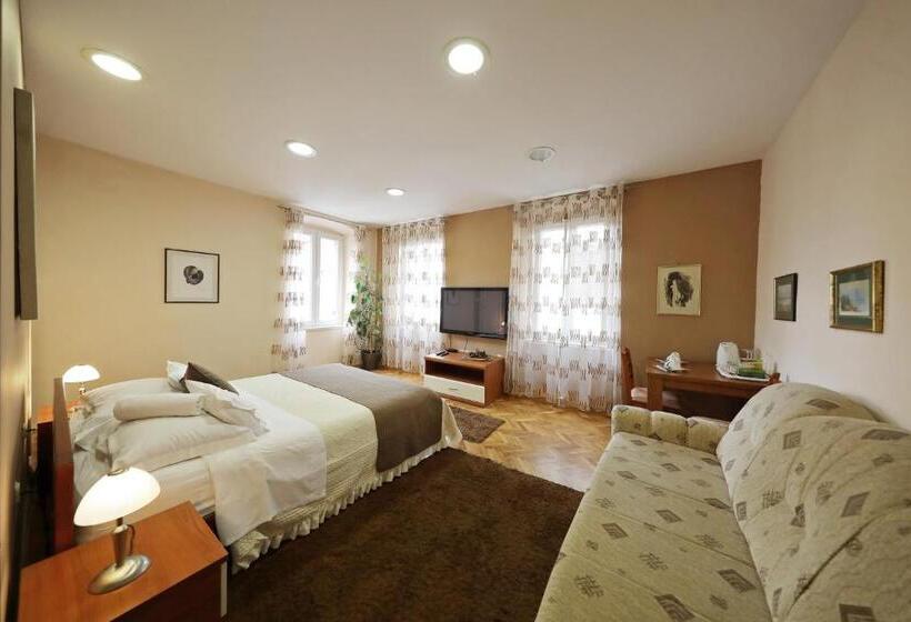 デラックスルーム, Rooms Goga