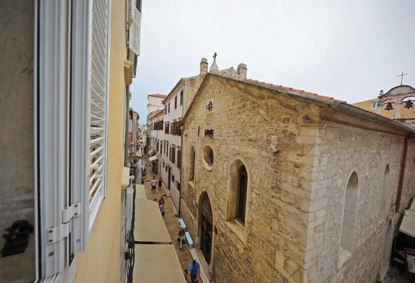 デラックスルーム, Rooms Goga