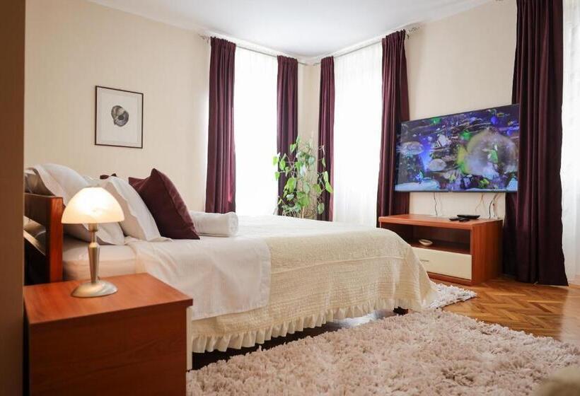 デラックスルーム, Rooms Goga