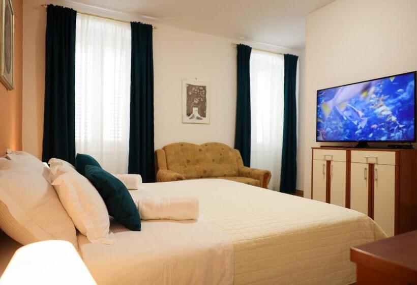 コンフォートルーム, Rooms Goga