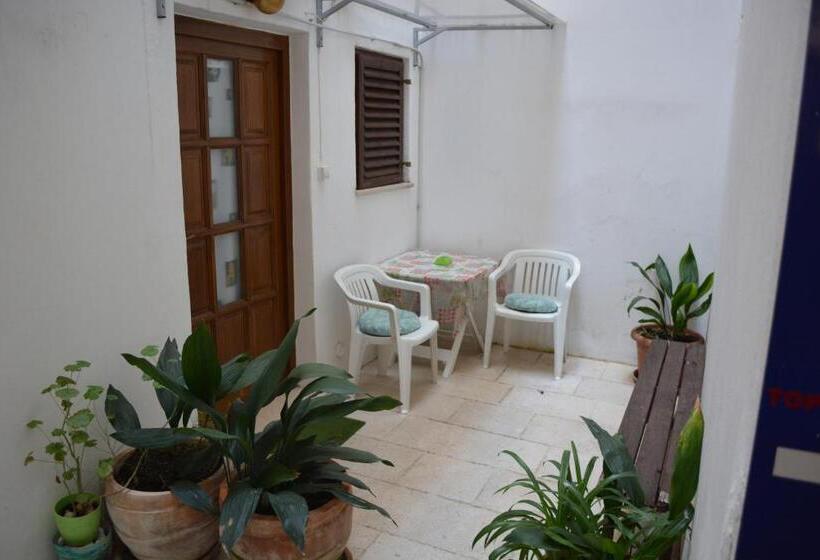 スタンダードインサイドビュールーム, Rooms Goga