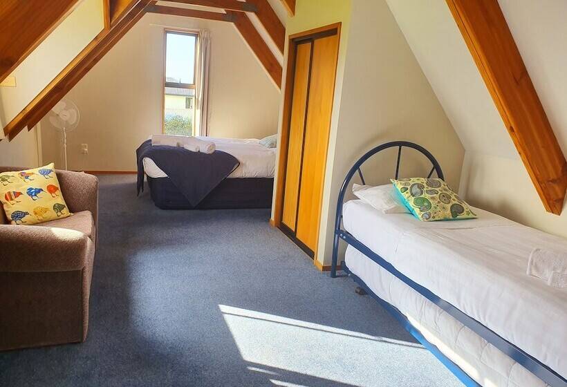 منزل غرفتين نوم, Te Mahuru Retreat