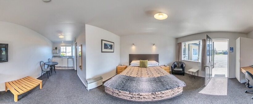 استودیوی استاندارد, Fitzherbert Court Motel