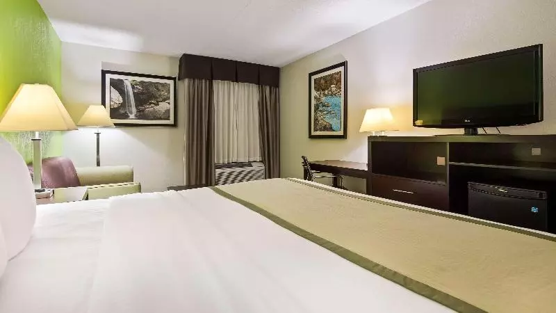 キングサイズベッドのスタンダードルーム, Best Western Lake Cumberland Inn