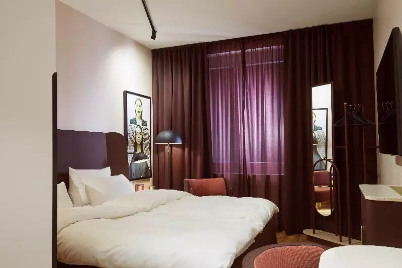 اتاق لوکس, Royal Tulip Almaty