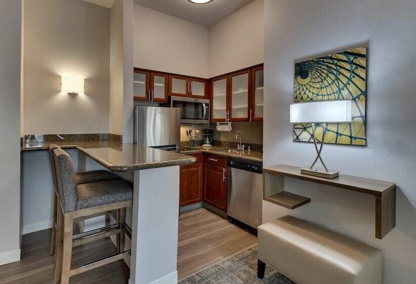 سوئیت 2 خوابه, Staybridge Suites Missoula, An Ihg