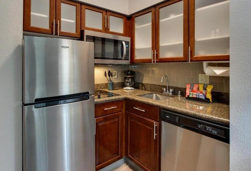 Люкс Кровать Кинг, Staybridge Suites Missoula, An Ihg