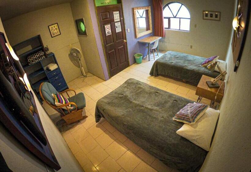 اتاق اکونومی, Casa Tres Piedras