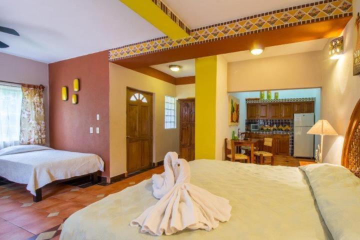 חדר סטנדרט לשלושה עם מרפסת, Casa Virgilios B&b