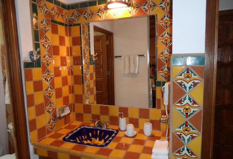 חדר סטנדרט לשלושה עם מרפסת, Casa Virgilios B&b