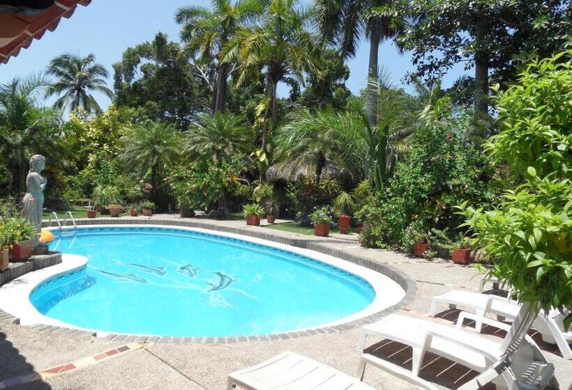 חדר סטנדרט לשלושה עם מרפסת, Casa Virgilios B&b