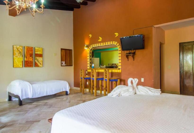 غرفة قياسية ثلاثية مزودة بشرفة, Casa Virgilios B&b