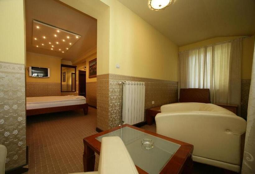 חדר סטנדרט לשלושה, Garni Hotel Garson Lux Ns