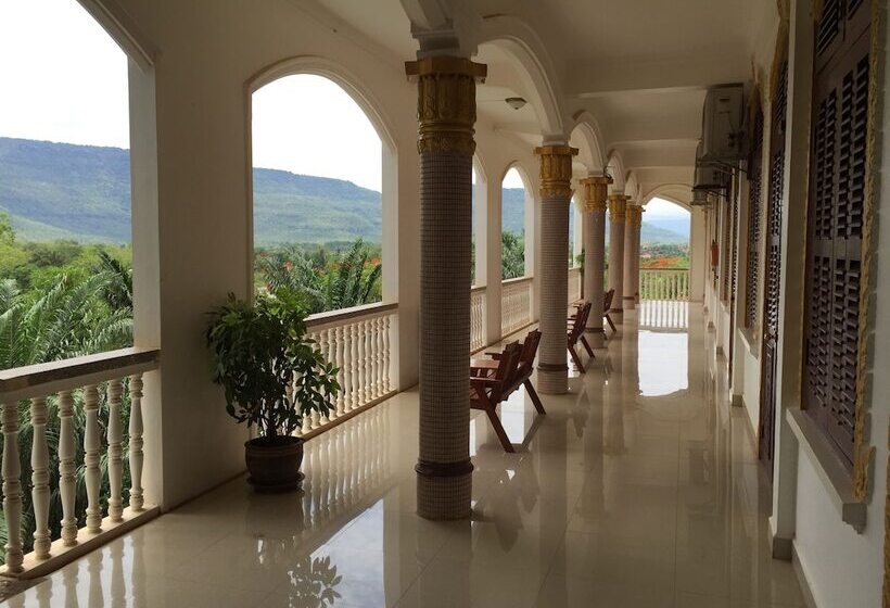 Номер Стандарт, Champasak Palace