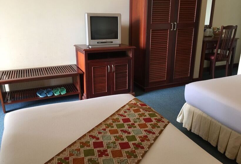 Номер Стандарт, Champasak Palace