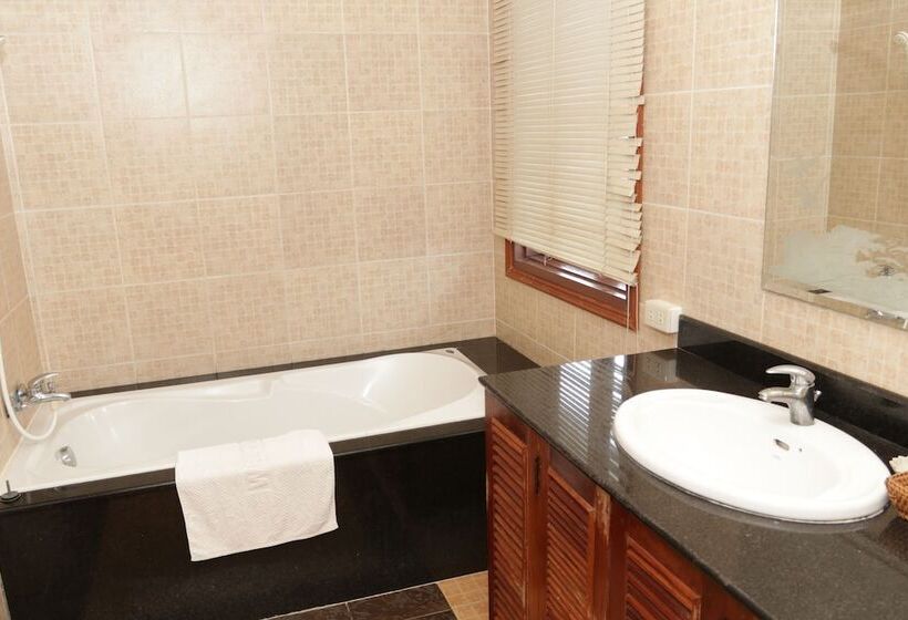 Номер Superior, Champasak Palace