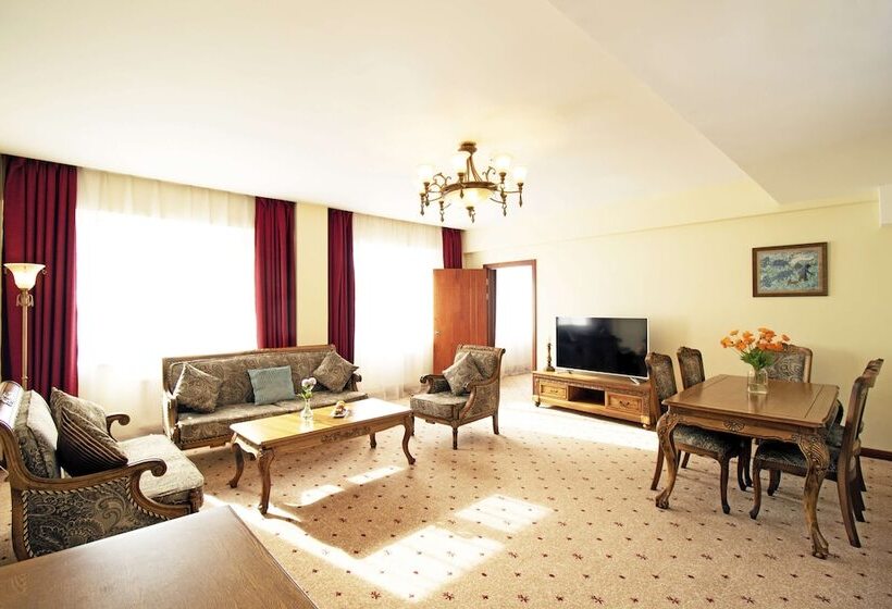 سوییت اجرایی, Kempinski Hotel Khan Palace