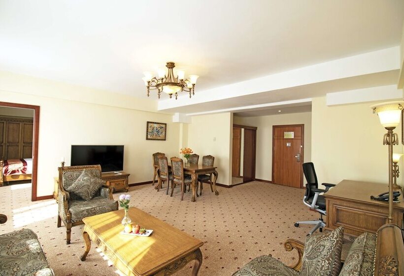 سوییت اجرایی, Kempinski Hotel Khan Palace