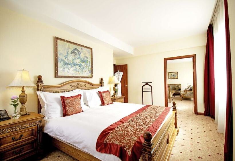 سوییت اجرایی, Kempinski Hotel Khan Palace