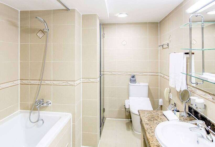 اتاق سوپریور, Kempinski Hotel Khan Palace