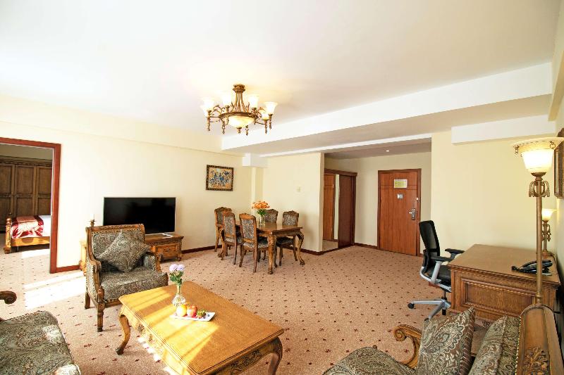 Suite Ejecutiva, Kempinski Hotel Khan Palace