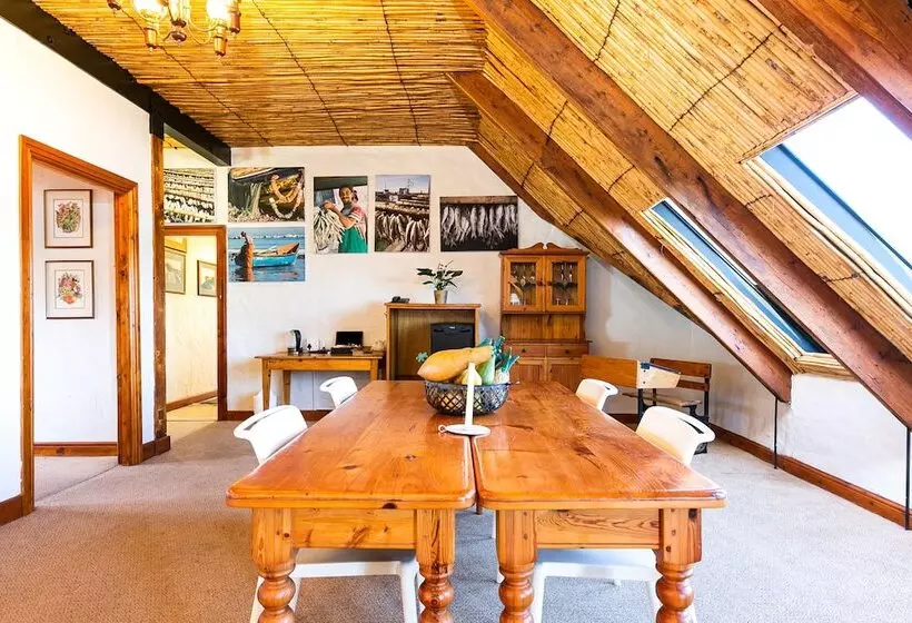 スタンダードルーム, The Farmhouse