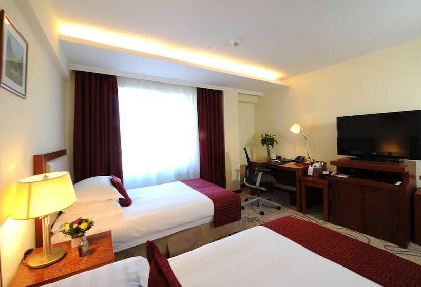 اتاق سوپریور, Kempinski Hotel Khan Palace