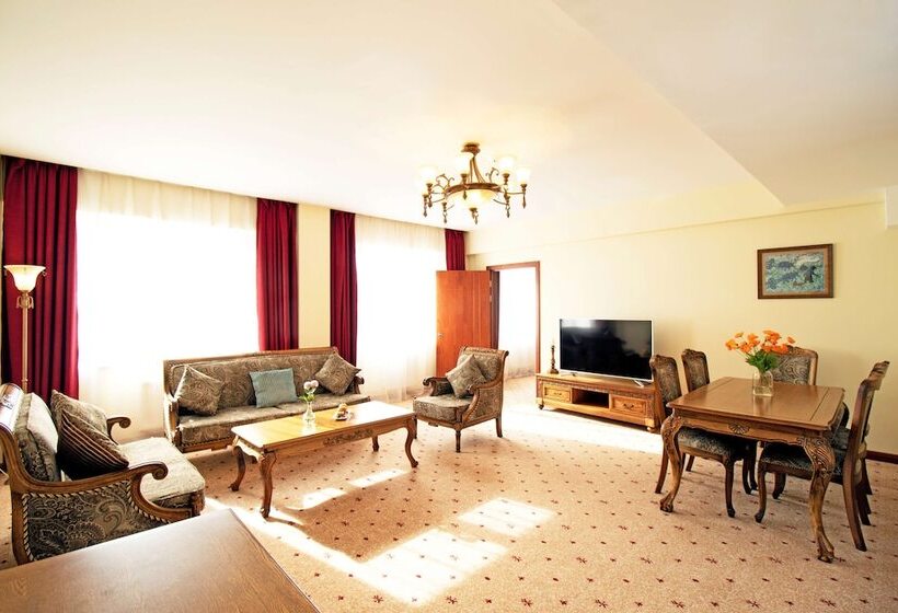 سوییت اجرایی, Kempinski Hotel Khan Palace