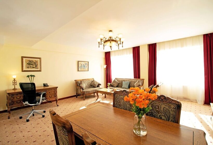 سوییت اجرایی, Kempinski Hotel Khan Palace