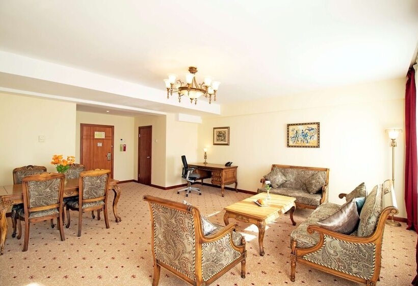 Suite Ejecutiva, Kempinski Hotel Khan Palace