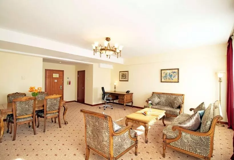 سوییت اجرایی, Kempinski Hotel Khan Palace