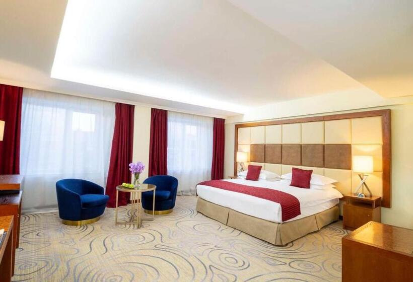 اتاق لوکس با تخت بزرگ, Kempinski Hotel Khan Palace