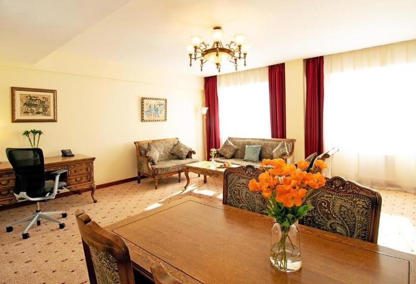 Suite Ejecutiva, Kempinski Hotel Khan Palace