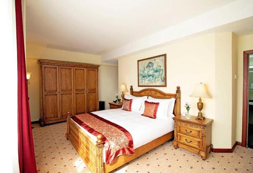 سوییت اجرایی, Kempinski Hotel Khan Palace