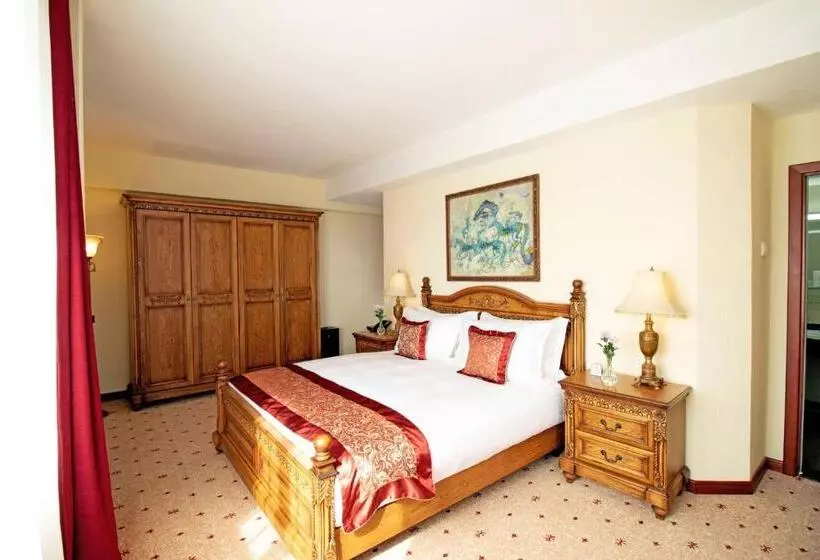 سوییت اجرایی, Kempinski Hotel Khan Palace