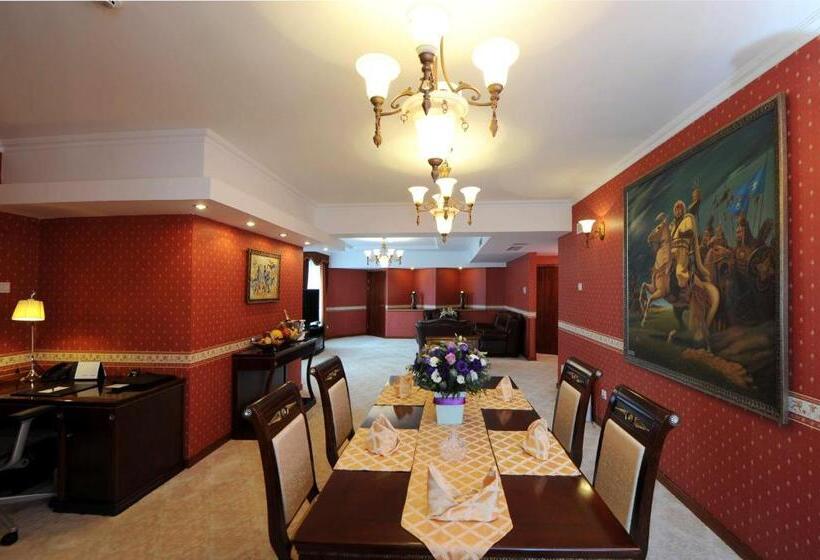 سوئیت پرزیدنت, Kempinski Hotel Khan Palace