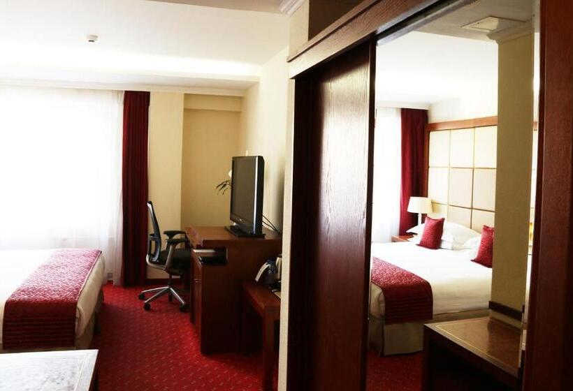 Habitación Superior Cama King, Kempinski Hotel Khan Palace